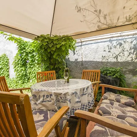 Emilia Apartament